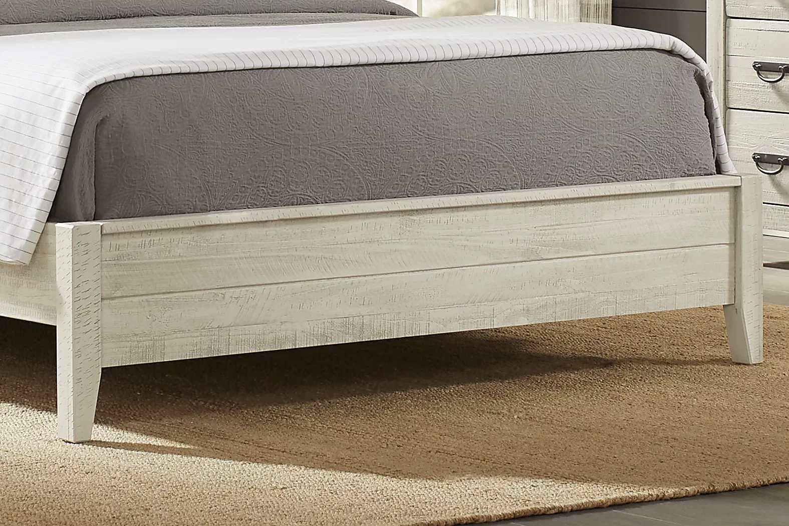 PalmGroveWhite7PcQueenPanelBedroom 4 PalmGroveWhite3PcQueenPanelBed