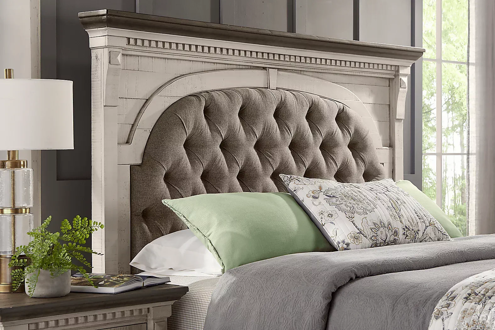 CrestwellManorWhite3PcQueenBed 4 CrestwellManorWhite3PcQueenBed