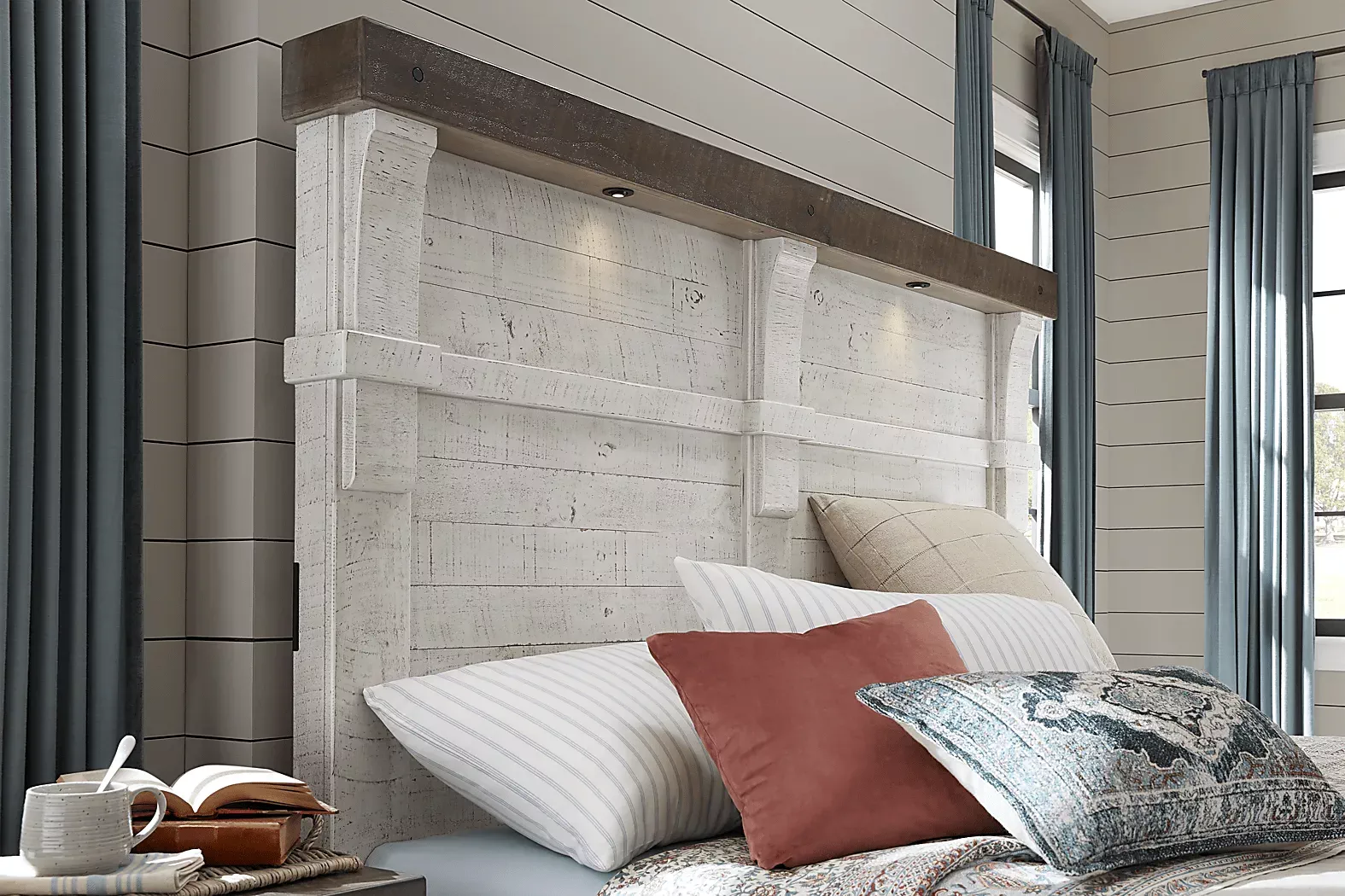 BrettenCrossingWhite3PcKingBenchBed 4 BrettenCrossingWhite3PcKingBenchBed
