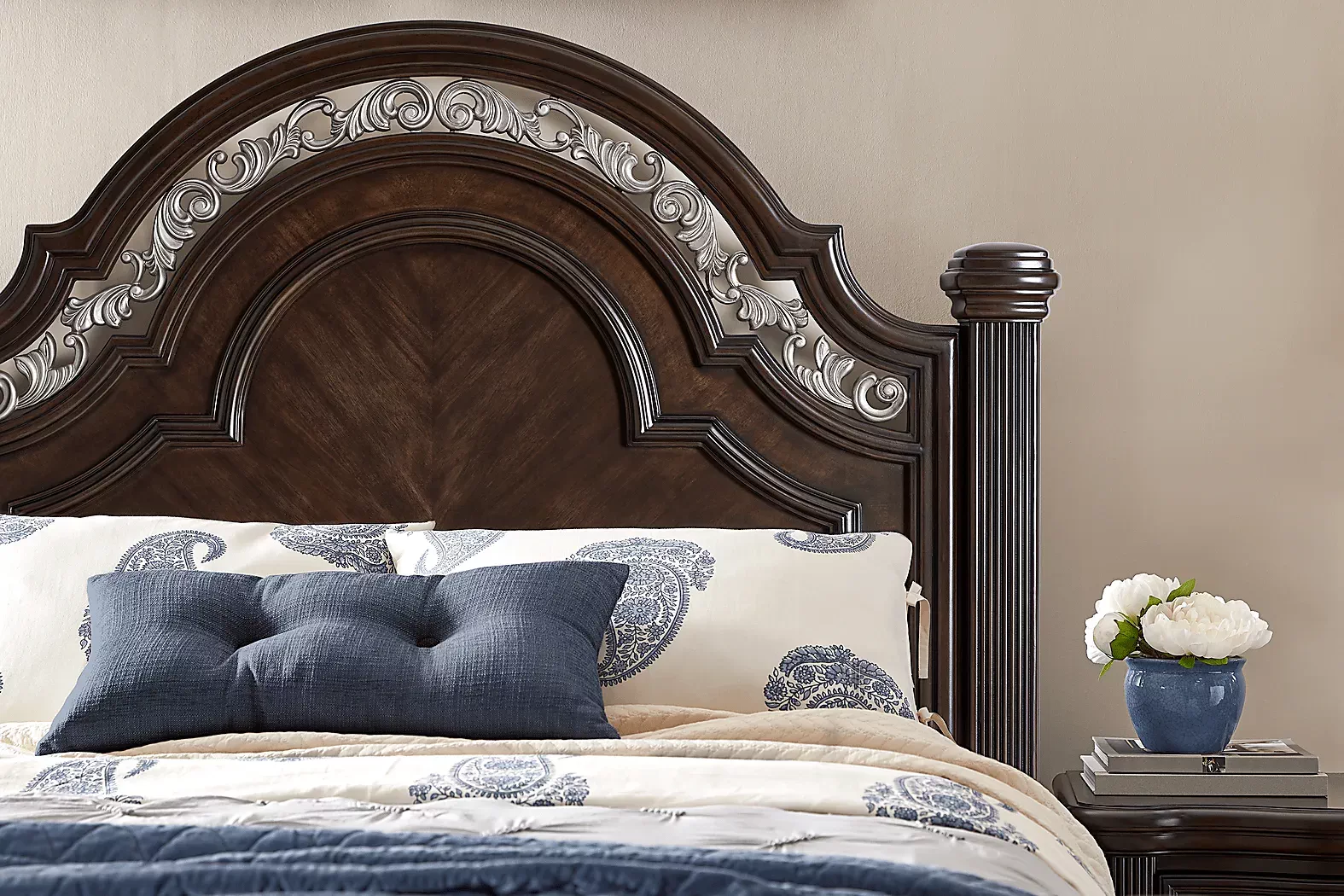 GallagherAvenueBrown5PcQueenPanelBedroom 3 GallagherAvenueBrown3PcQueenPanelBed
