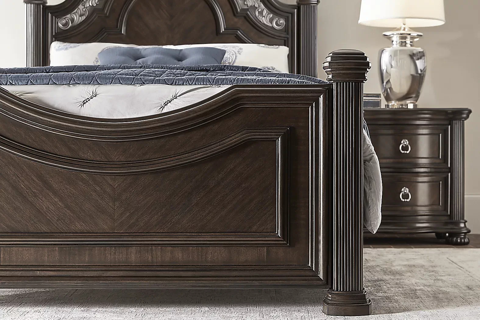 GallagherAvenueBrown5PcQueenPanelBedroom 4 GallagherAvenueBrown3PcQueenPanelBed