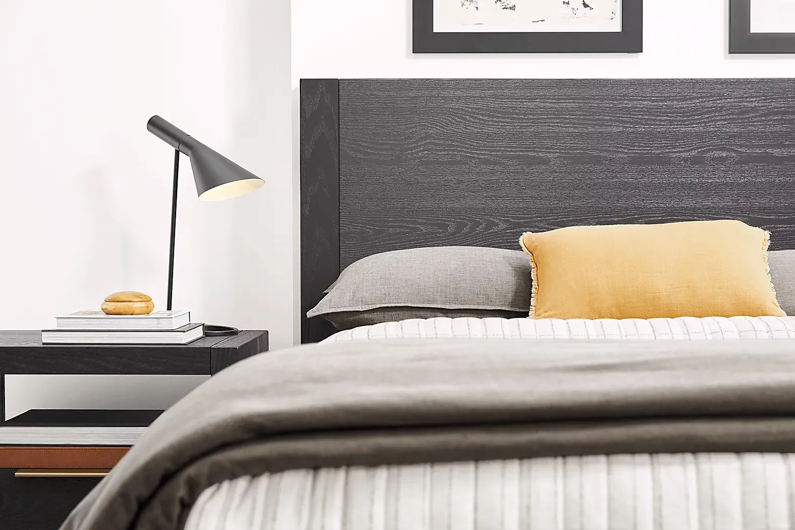 EastonParkBlack5PcQueenStorageBedroom 3 EastonParkBlack3PcQueenStorageBed