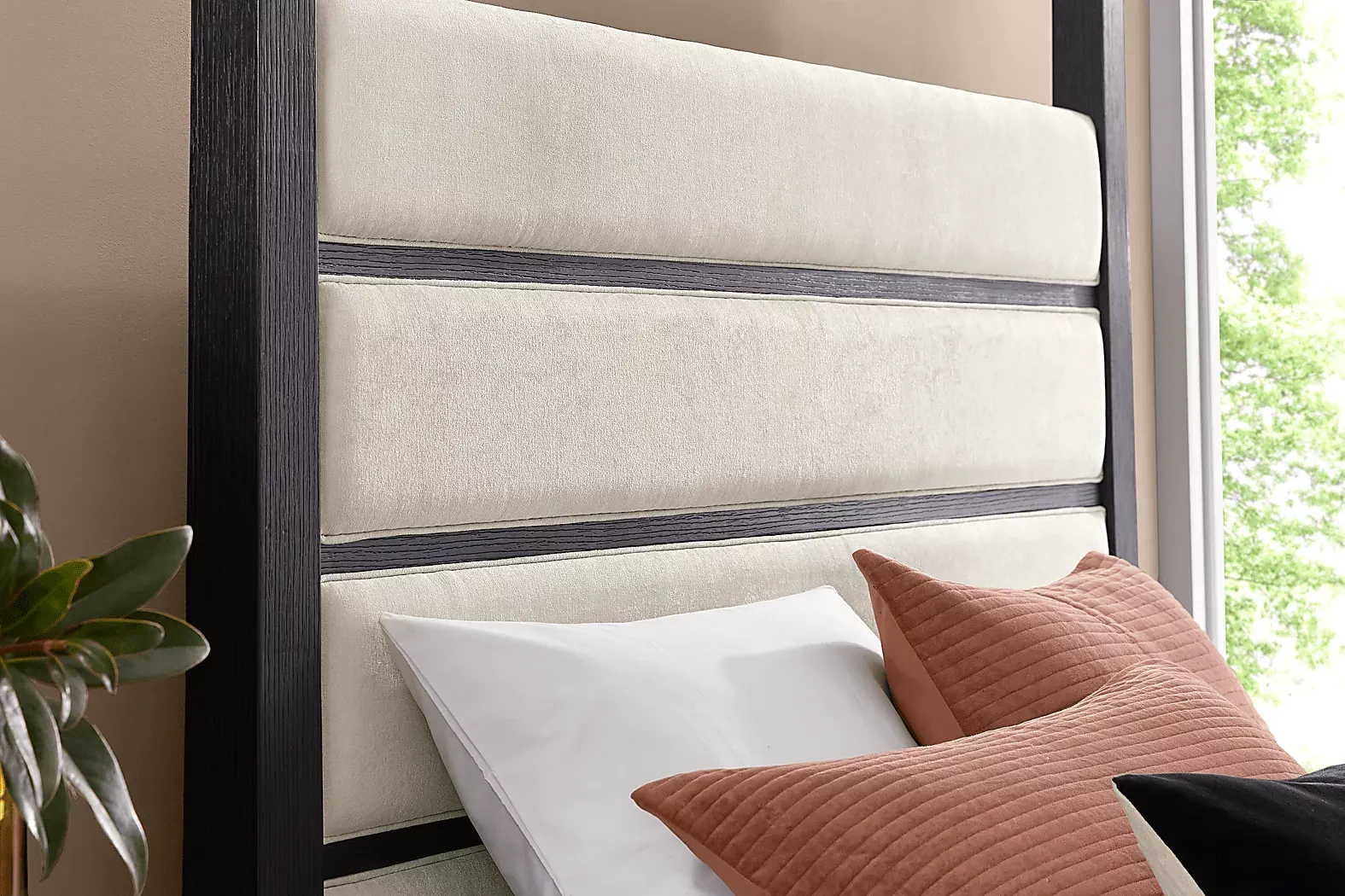 CopperlineBlack3PcQueenPosterBed 4 CopperlineBlack3PcQueenPosterBed
