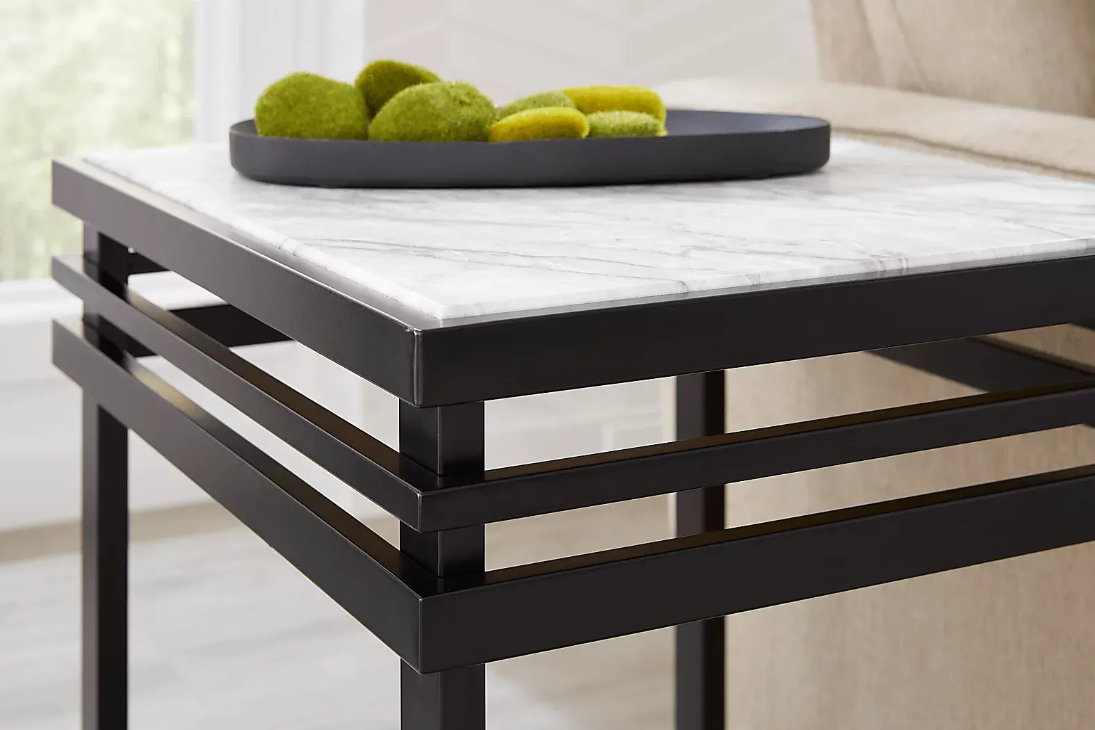 DekkerPark5PcLivingRoomSet 12 TruanniBlackEndTable