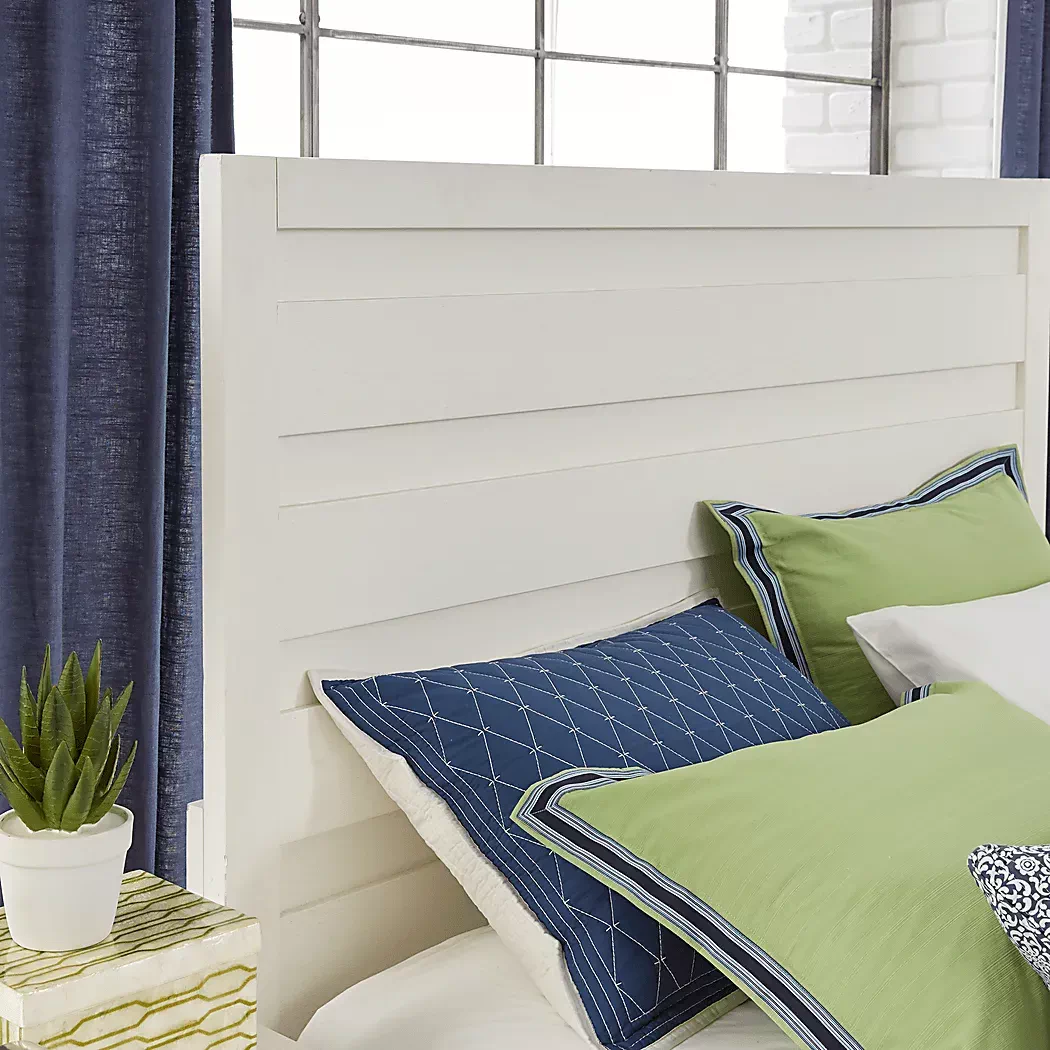 BarringerPlaceWhite5PcKingPanelBedroom 4 BarringerPlaceWhite3PcKingPanelBed